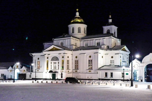 Соборная площадь Арзамаса в новогодние..