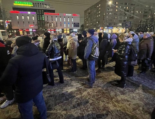 🗣от подписчикая: " Народ часами не мог уехать с площади Киселева! Все автобусы приезжали уже забитые. Когда..