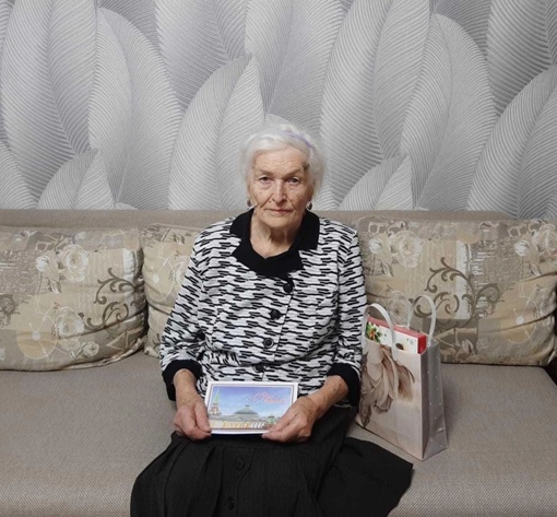 Добрый пост! Жительница Каменска Мария Матвеевна Тимонина 20 января отметила 95-летие!

Родилась Мария..