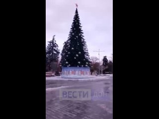 Адский каток на улице Большой Садовой у парка Горького в Ростове. Будьте осторожны — можно убиться..