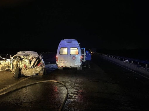 Серьезное ДТП произошло вчера вечером на автодороге «Ростов-Азов»

Столкнулись легковушка и грузовик. Как..