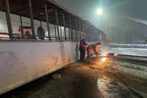 Большегруз снес пешеходный мост в Дальнеконстантиновском районе

Все произошло ночью у поселка..