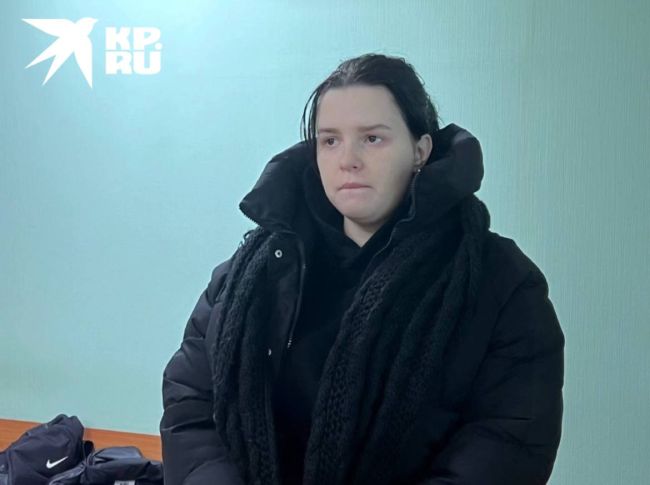Мать, которая выбросила своего новорожденного сына в мусорку в Новосибирске, отправили под стражу до 17..