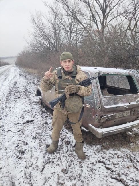 Красновишерский боец на связи. С приветом из под Авдеевки. Давим гадов!!! Победа будет за нами!!

Подпишись..