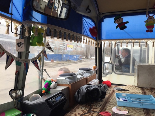 Водителей омских автобусов хотят заставить платить за шторки на окнах

Омских водителей и механиков..
