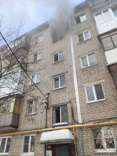 Двое детей спасены на пожаре в Нижнем

Две сестренки находились в квартире в пятиэтажке, когда произошло..