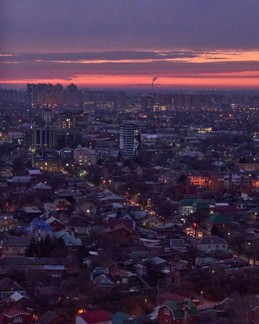 Закаты в Краснодаре - в самое сердечко❤️

Фото:  Илья..