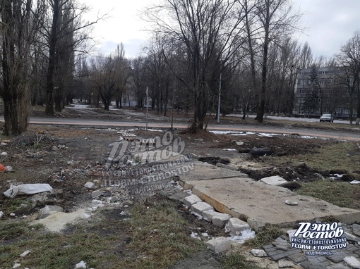 💩 Благоустройство городской среды на Зорге, вернее, его отсутствие. Рядом построили школу, несколько..