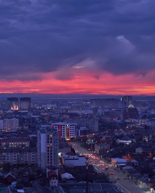 Закаты в Краснодаре - в самое сердечко❤️

Фото:  Илья..