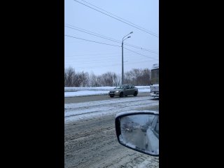 ДТП на Кировской дамбе в Казани. У Deawoo Matiz после столкновения с трамваем вырвало заднее..