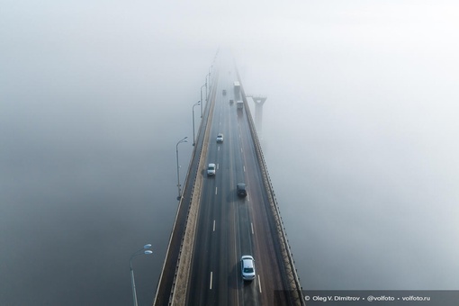Волгоградский мост во власти тумана ☁

Волшебные и немного мистические фотографии с высоты птичьего полета..