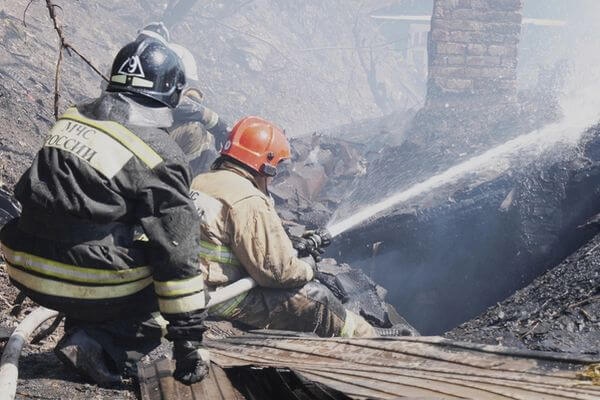 В Самаре за полдня сгорели два деревянных дома в Кировском районе 

Один пожар произошел утром 17 февраля 2024..