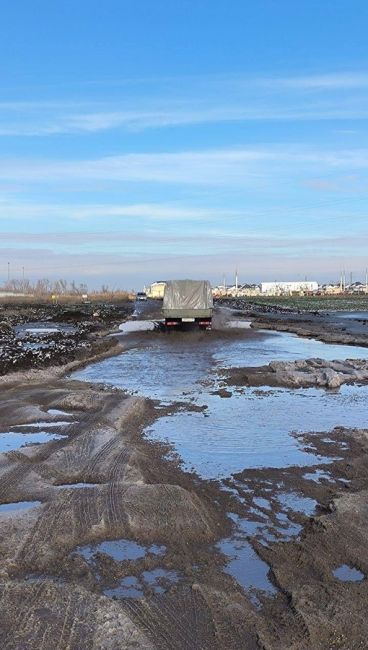 «Такая ситуация по дороге из КП Крепость в школу поселка Плодородного от ул. Петропавловская до ул...