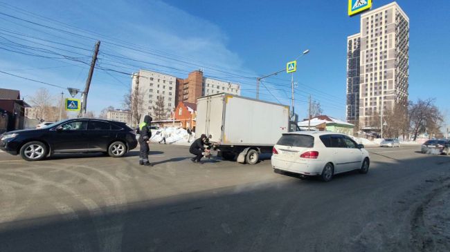 Пять пассажиров маршрутки получили травмы в ДТП в Новосибирске 

Все случилось сегодня на улице Никитина...