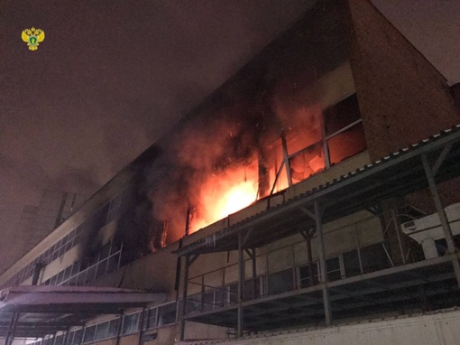 Пожар возник на кондитерской фабрике на Амурской улице в Москве.

Площадь пожара составляет 100 кв. метров...