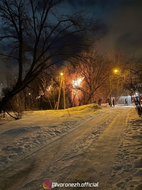 Срaзу двa домa гоpят нa Чaпаевa..