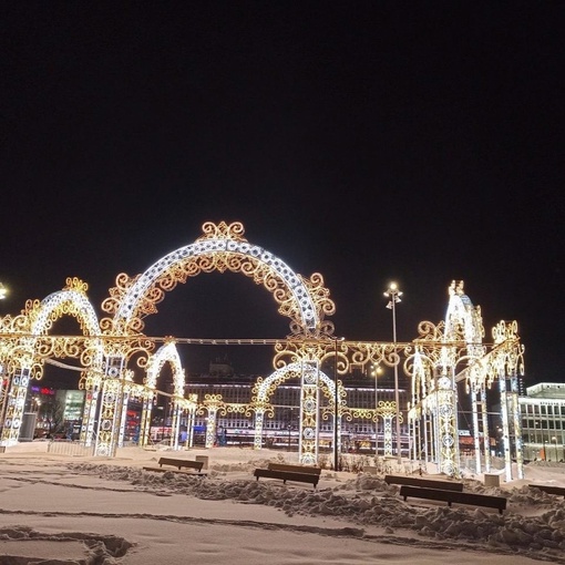 Пермские «золотые» ворота на эспланаде✨

📸Александр..