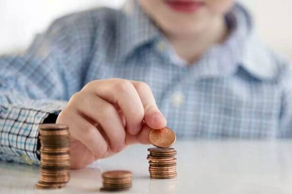 До 500 рублей на карманные расходы школьникам 5 – 11 классов еженедельно выделяют 67% родителей 

До 1000 рублей..