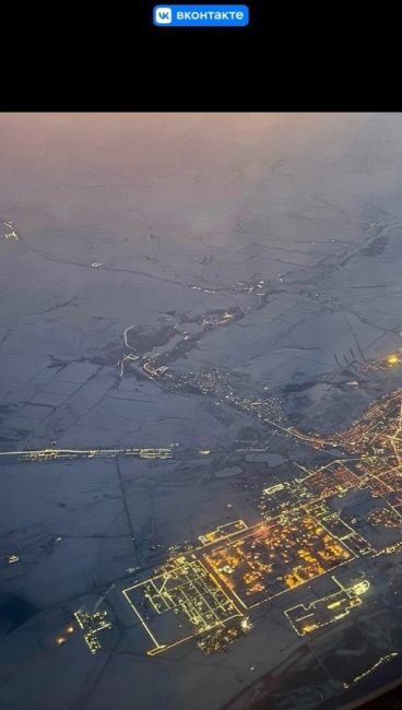 Вчера пролетали над вашим городом ✈️

Посмотрите как красиво выглядит вечерний Волгоград из иллюминатора..
