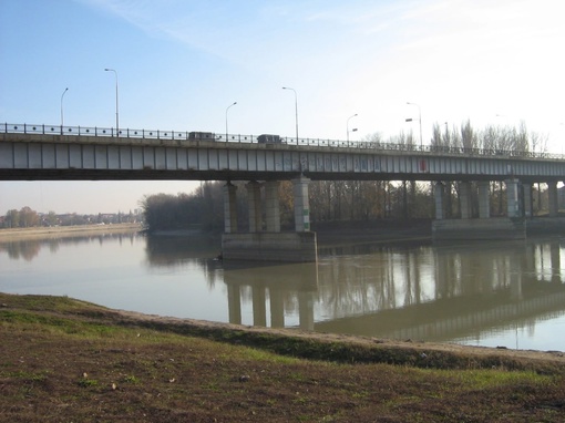 Район Тургеневского моста 25 Ноября 2006 г.

За фото спасибо Александру..