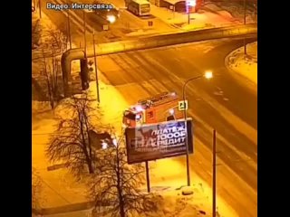 В Челябинске произошла авария с участием пожарной машины

Инцидент произошел накануне ночью на перекрестке..