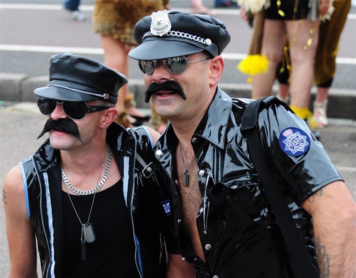 Московские полицейские развлеклись ночью с посетителями гей*-бара

В ночь на 3 февраля 2024 года в один из..