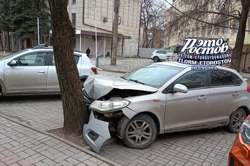 😠«Психанул». Чëткая парковка около Комсомольского..