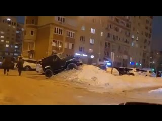 🚘Когда нашел свободное парковочное место во дворе в..