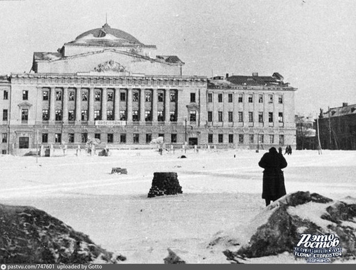 📸 Ростов военных времён, и в День освобождения от немецко-фашистских..