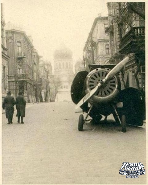 📸 Ростов военных времён, и в День освобождения от немецко-фашистских..