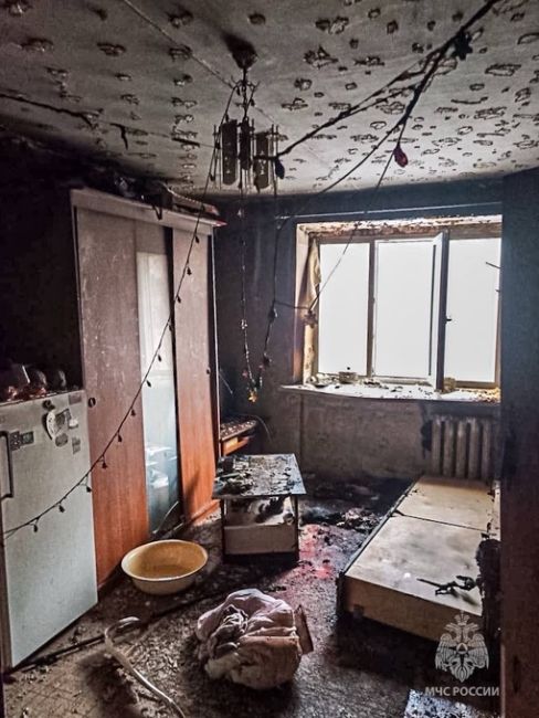 🔥В многоквартирном жилом доме на улице Пятилетки в Березниках произошел пожар из-за включенной..