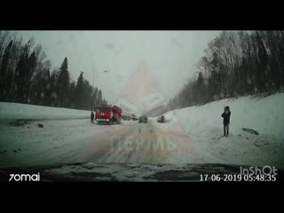 ‼️Ещё видео от подписчиков с места ДТП, которое произошло сегодня недалеко от разворота на «Кислотные..