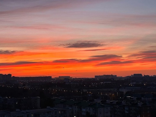 Трудно сказать, в каком месяце в Краснодаре самые красивые рассветы😍

Но вот вам один из февральских.

Фото:..