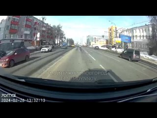 🗣️ На проспекте Гагарина — водитель «КамАЗа» промчался с выдвинутой лапой. 

Первый водитель  попался..