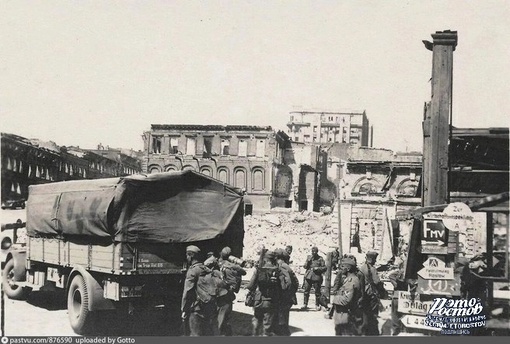 📸 Ростов военных времён, и в День освобождения от немецко-фашистских..