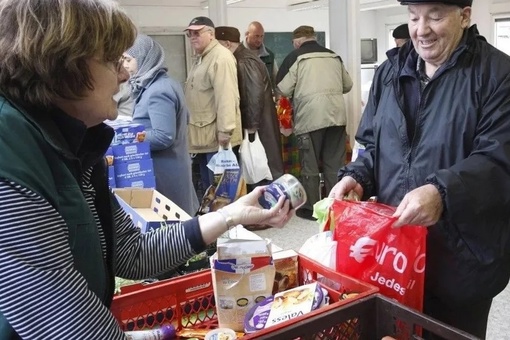 В России задумали ввести штрафы за раздачу просроченных продуктов

За нарушения должностные лица заплатят..