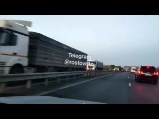 Пробка в сторону Ростова, от Лиховского моста и до..
