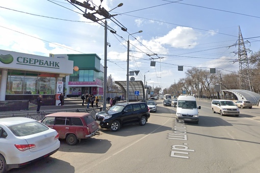 В Ростове полиция разыскивает трех людей в камуфляжной форме с шевронами ЧВК «Вагнер» за ограбление клиента..