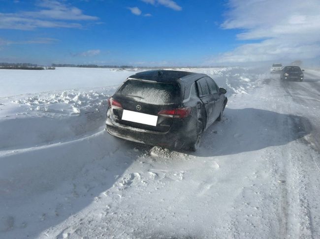 Под Самарой на трассе случилось массовое ДТП с 8 машинами 

Есть пострадавшие
 
Экстренные службы работают на..