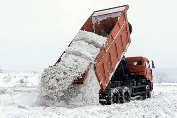В Самаре ищут площадку для временного складирования 15 тысяч тонн снега 

На это выделено 2,4 млн рублей. 
..