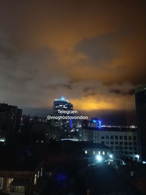 Загадочное небо сегодня ночью над Ростовом..
