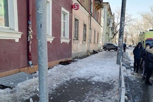 В Самаре возбуждено уголовное дело из-за падения снега с крыши на женщину с тремя детьми 

Происшествие..