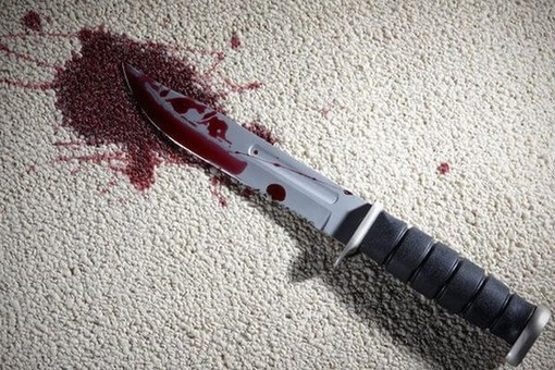 Жительница Самарской области напала с ножом на мужа при детях и внуках 

Пострадавший пытался убедить..