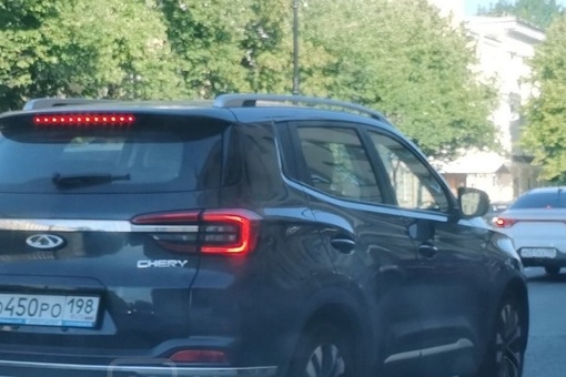 В Финском заливе нашли Chery Tiggo. Внедорожник заметили на Канонерском острове в 10 метрах от берега без правого..