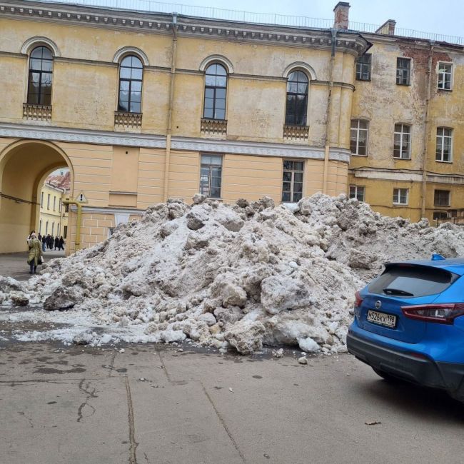 В главном корпусе РГПУ им. Герцена появились собственные горнолыжные..