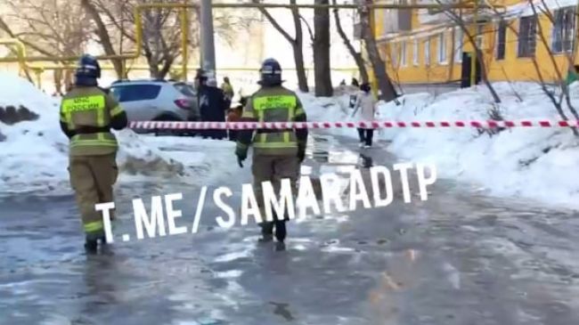 В Самаре экстренно эвакуировали жильцов многоэтажки на Московском шоссе 

На месте ЧП работают сотрудники..