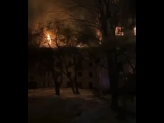 В ЧВВАКУШе произошел пожар в общежитии.

Видео: Шагол Челябинск..