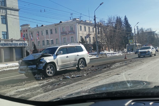 Жесткая авария на Гагарина. Подробности неизвестны.

Новости без цензуры (18+) в нашем телеграм-канале..