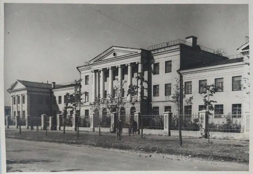 💙Поликлиника в Калининском поселке Нового Сормова, 1947–1957..