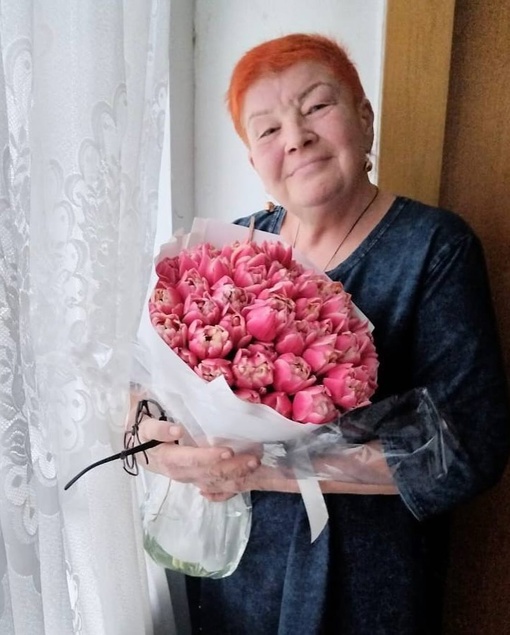 Настя Ивлеева подарила краснодарским бабулям из «Отрядов Путина» цветы и пообещала приехать к ним в..
